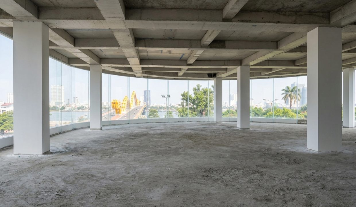 LOGI 3 Building | Large Floor-Plate Office near Dragon Bridge
