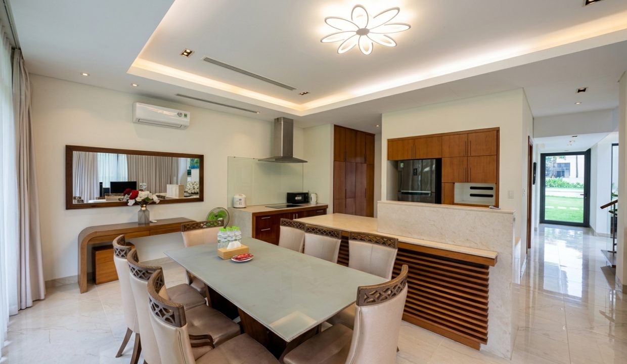 Beachfront 4-Bedroom Villa at The Ocean Villas
