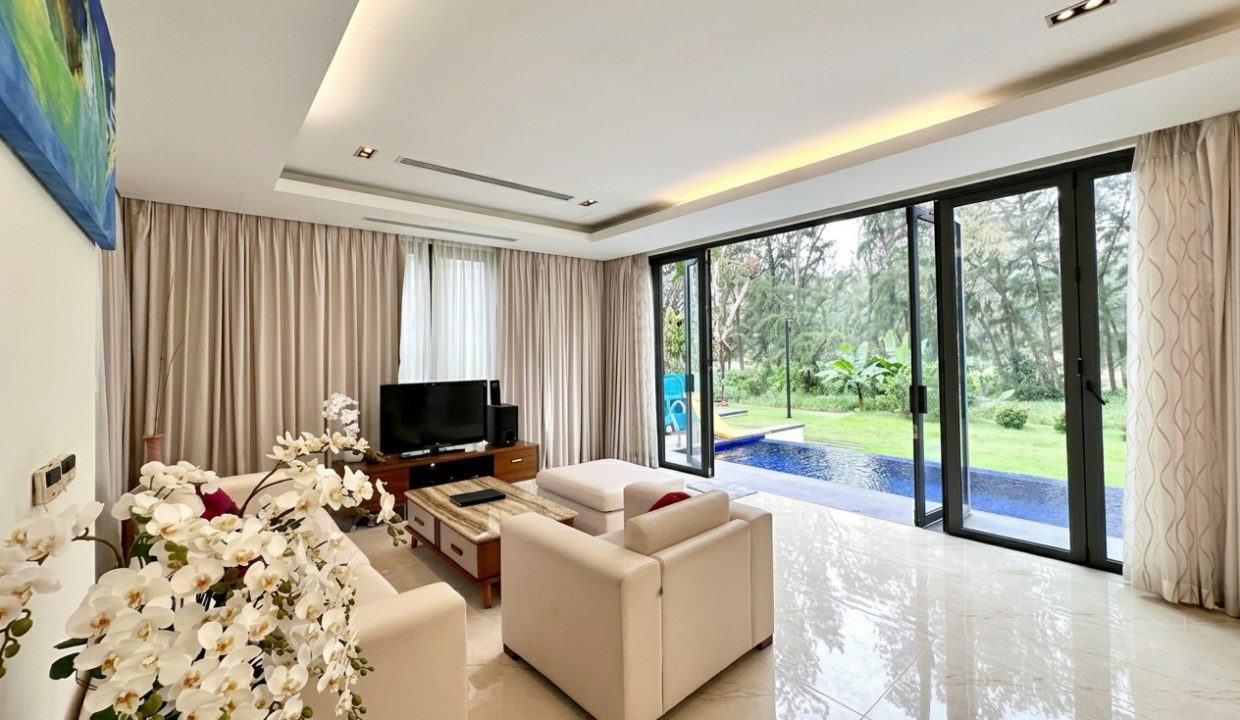 Beachfront 4-Bedroom Villa at The Ocean Villas