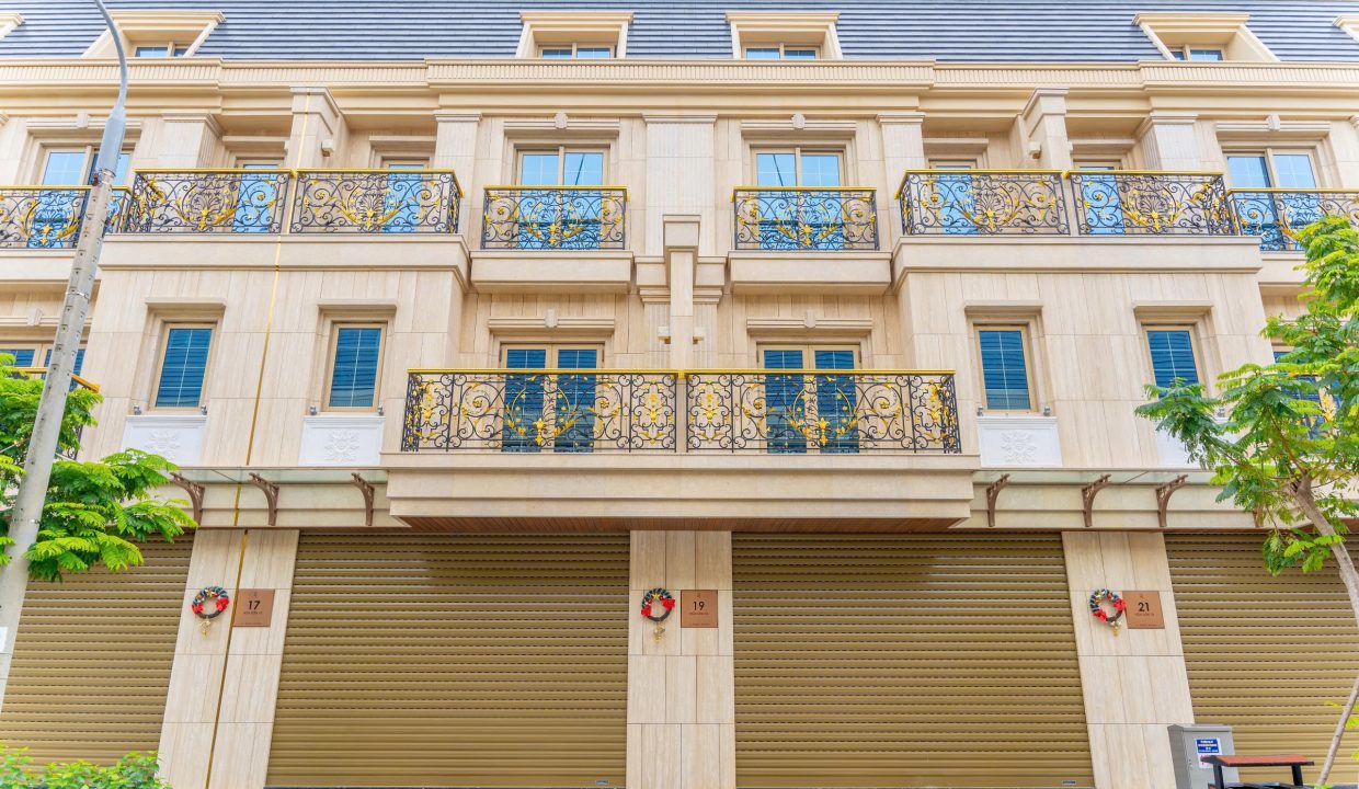 Garden 4-Bedroom Villa at Regal Pavillon