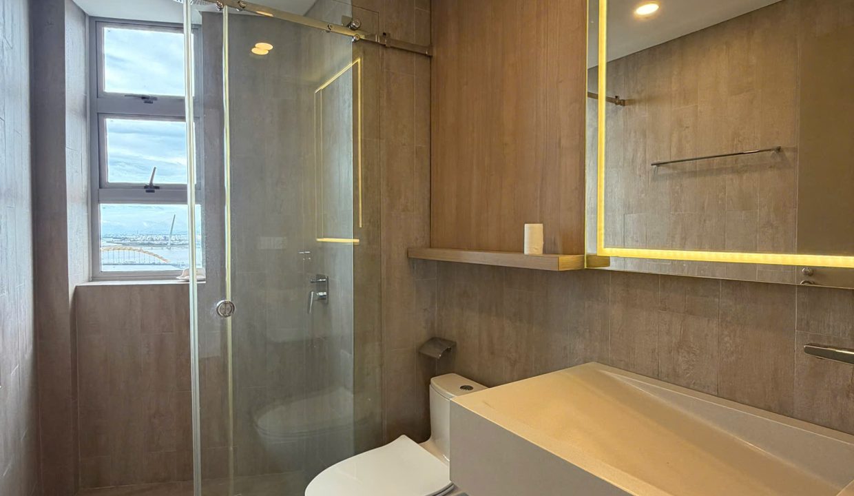 River View 2-Bedroom Apartment at Indochina Riverside Towers