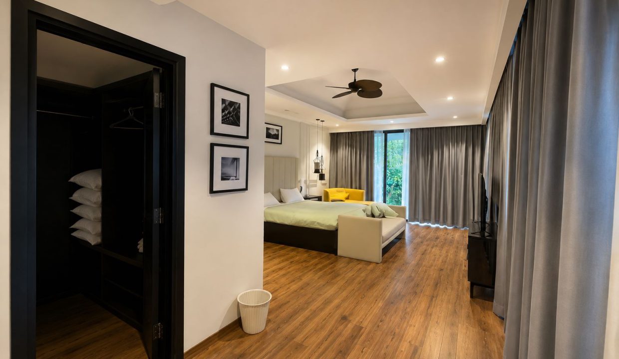 Private Pool 4-Bedroom Villa at Euro Village