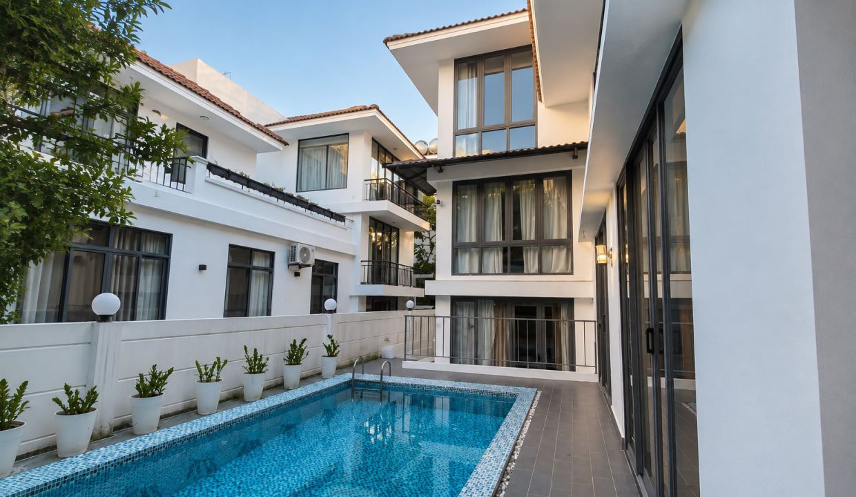 Private Pool 4-Bedroom Villa at Euro Village
