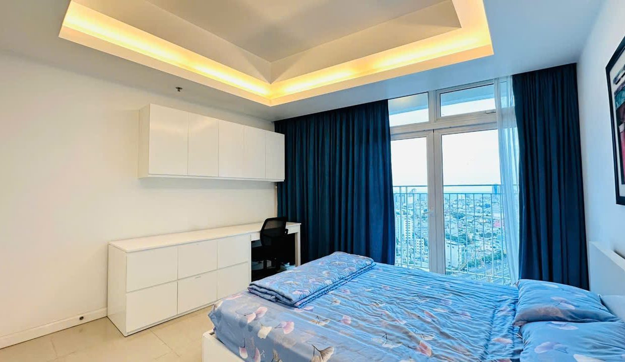 Stylish 2-Bedroom Apartment at Azura
