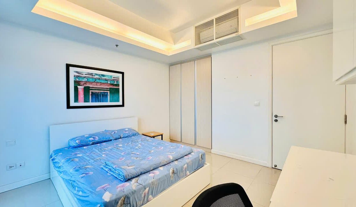 Stylish 2-Bedroom Apartment at Azura