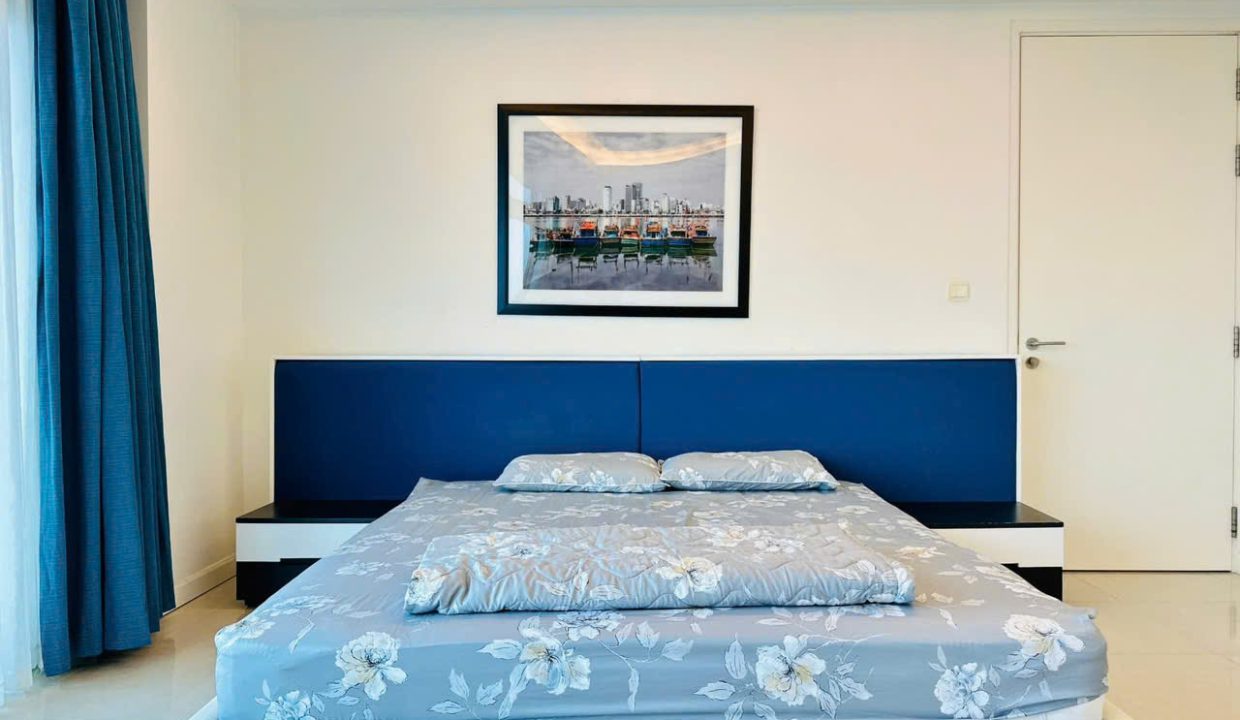 Stylish 2-Bedroom Apartment at Azura