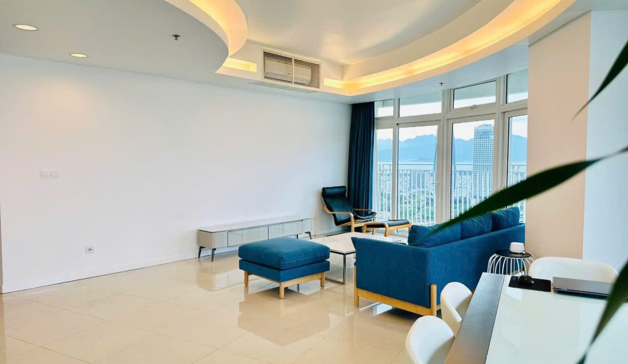 Stylish 2-Bedroom Apartment at Azura