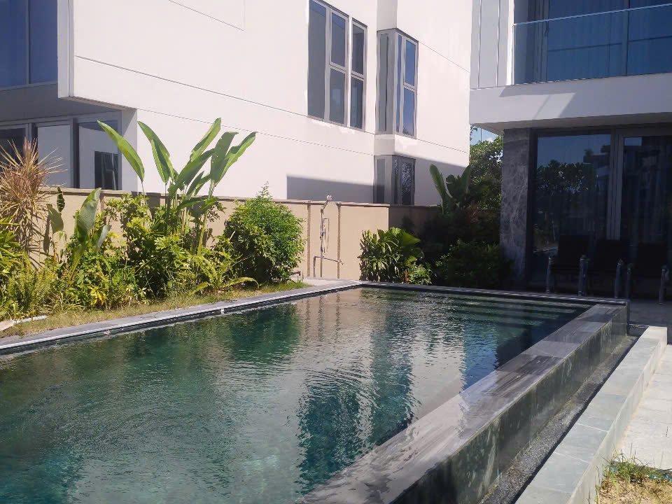 Private Pool 4-Bedroom Villa at Regal Victoria