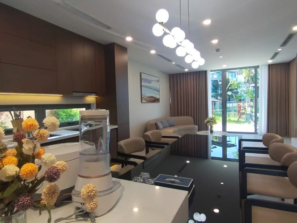 Private Pool 4-Bedroom Villa at Regal Victoria