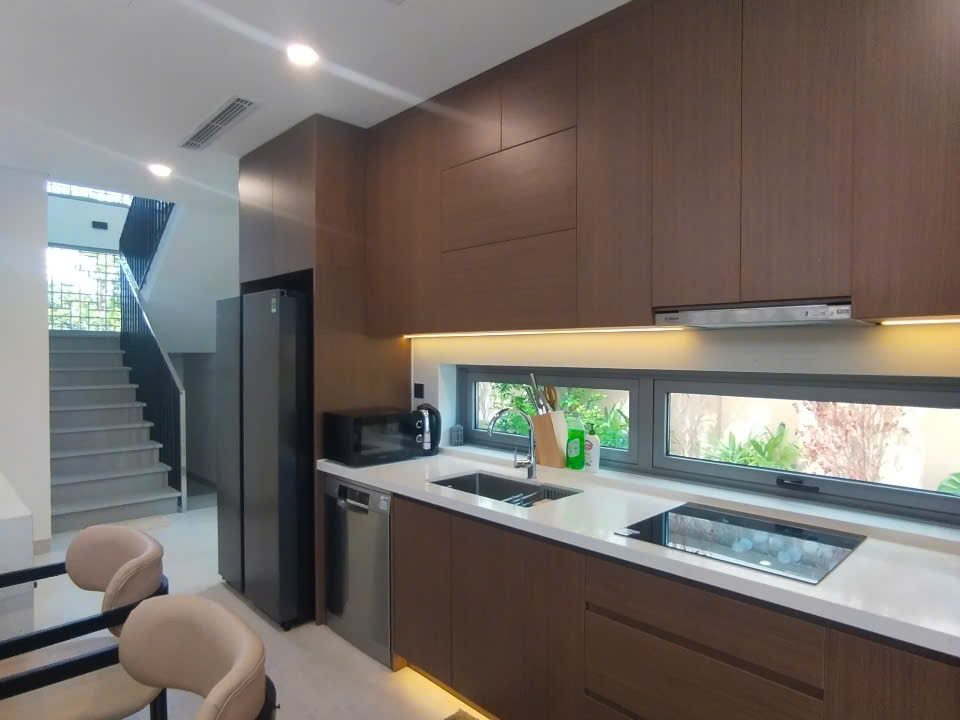 Private Pool 4-Bedroom Villa at Regal Victoria