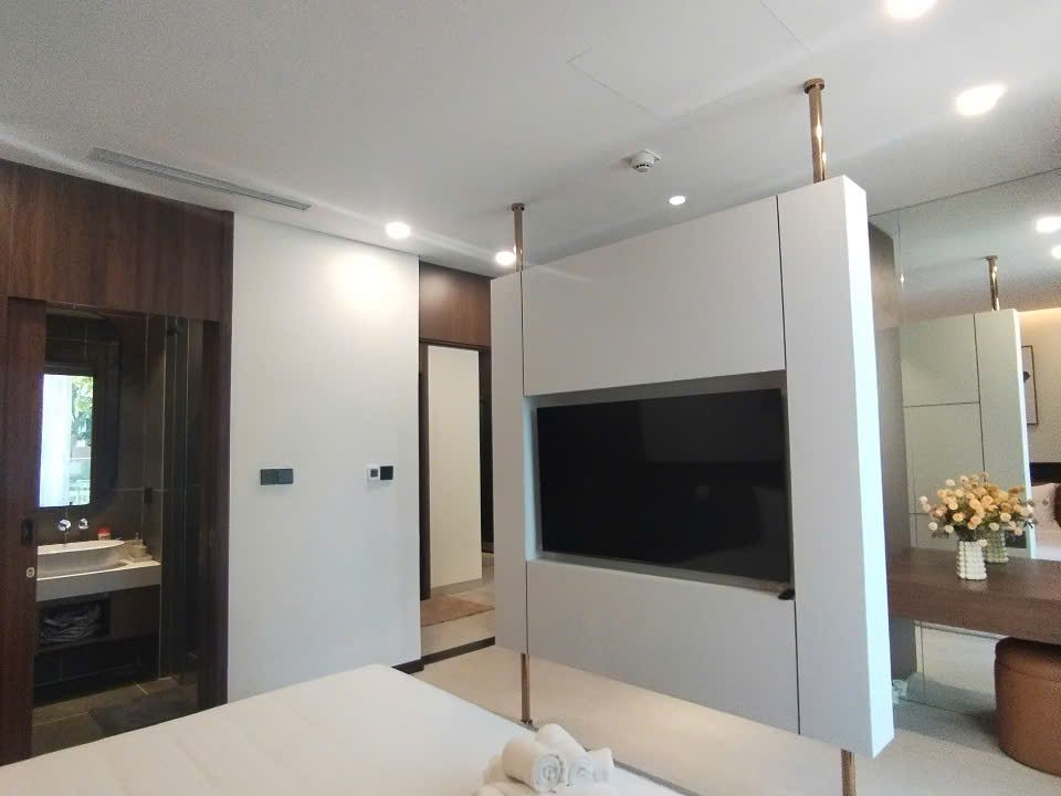 Private Pool 4-Bedroom Villa at Regal Victoria