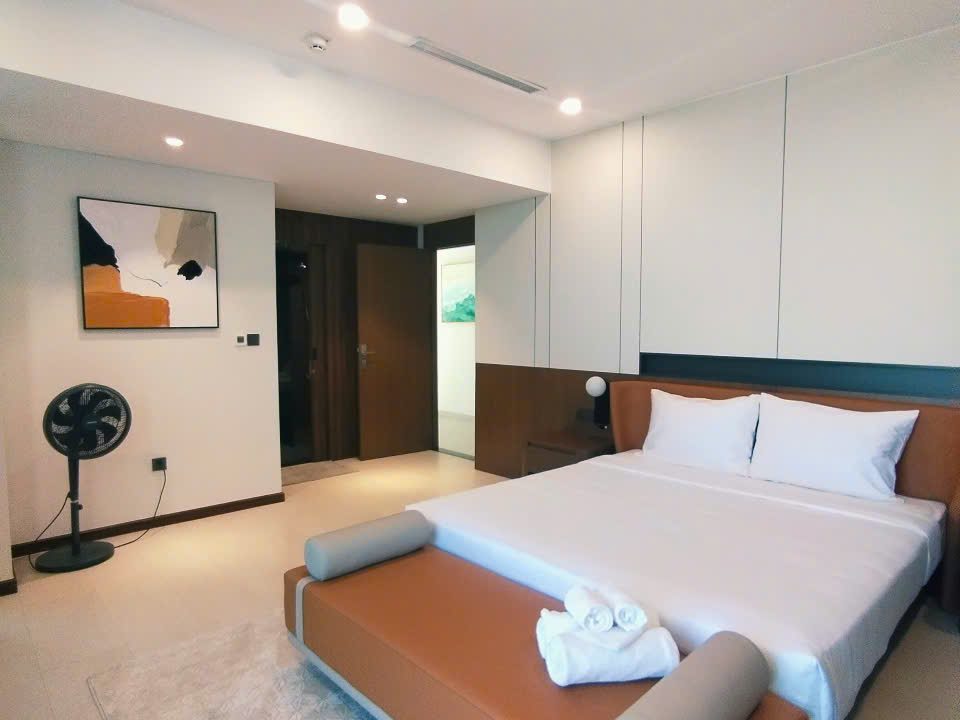 Private Pool 4-Bedroom Villa at Regal Victoria
